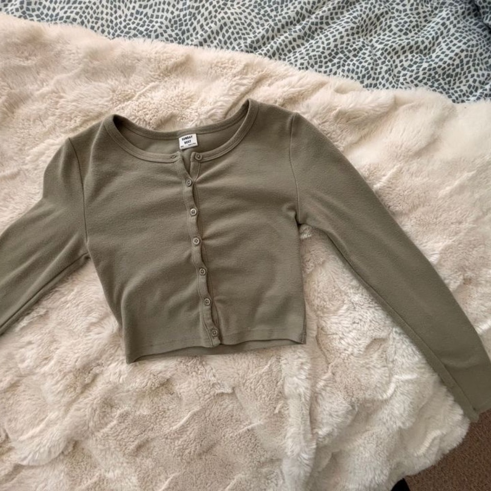 Aritzia Sunday Best top - Picture 2 of 3